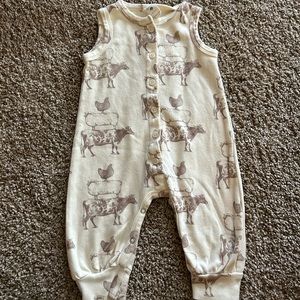 Kate Quinn tank jumper